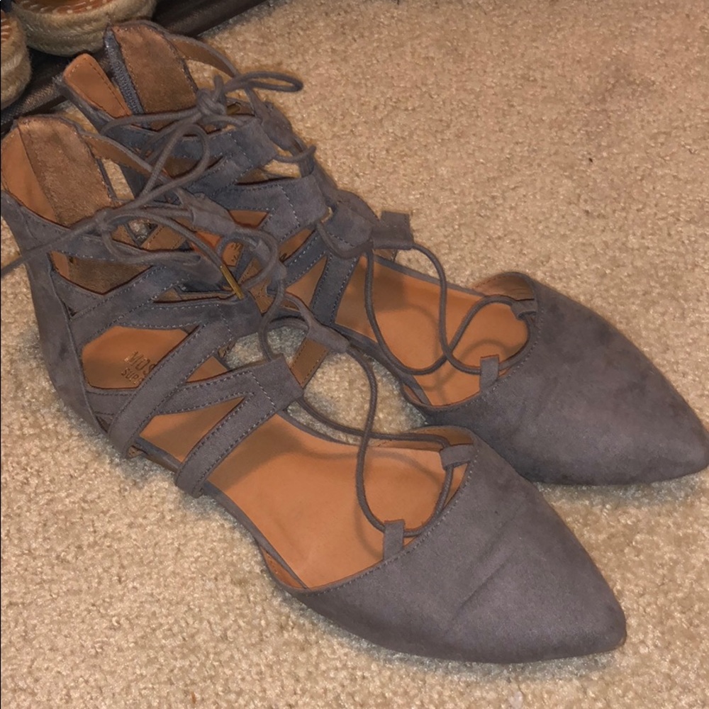 Adorable gray flats